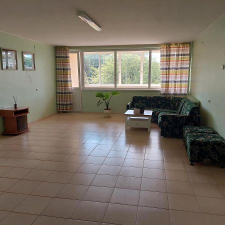 Albergue "Veiklus Rietavas" Apgyvendinimas Exterior foto