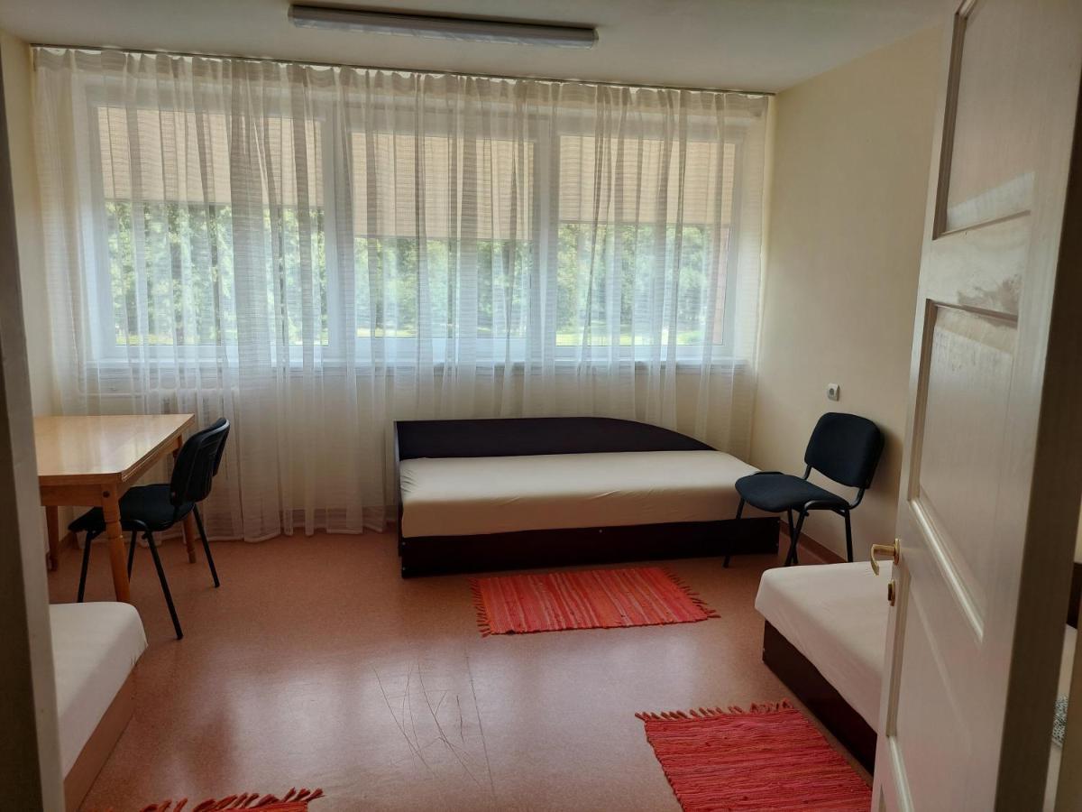 Albergue "Veiklus Rietavas" Apgyvendinimas Exterior foto